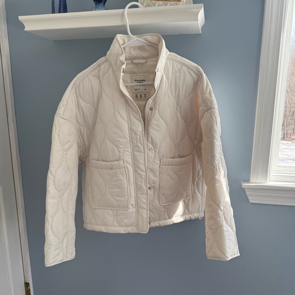 Abercrombie White Quilted Puffer Jacket Small